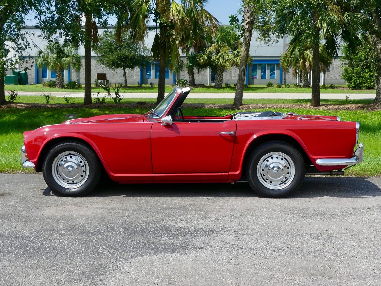 Triumph-TR4-1964-Convertible-9