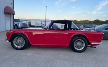 Triumph-TR4-1968-Convertible-10
