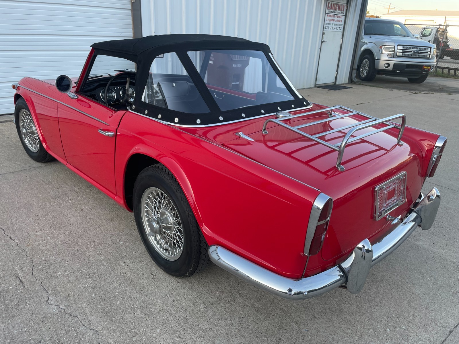 Triumph-TR4-1968-Convertible-11