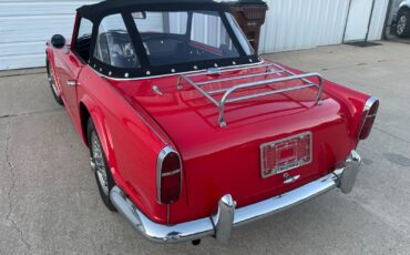 Triumph-TR4-1968-Convertible-12