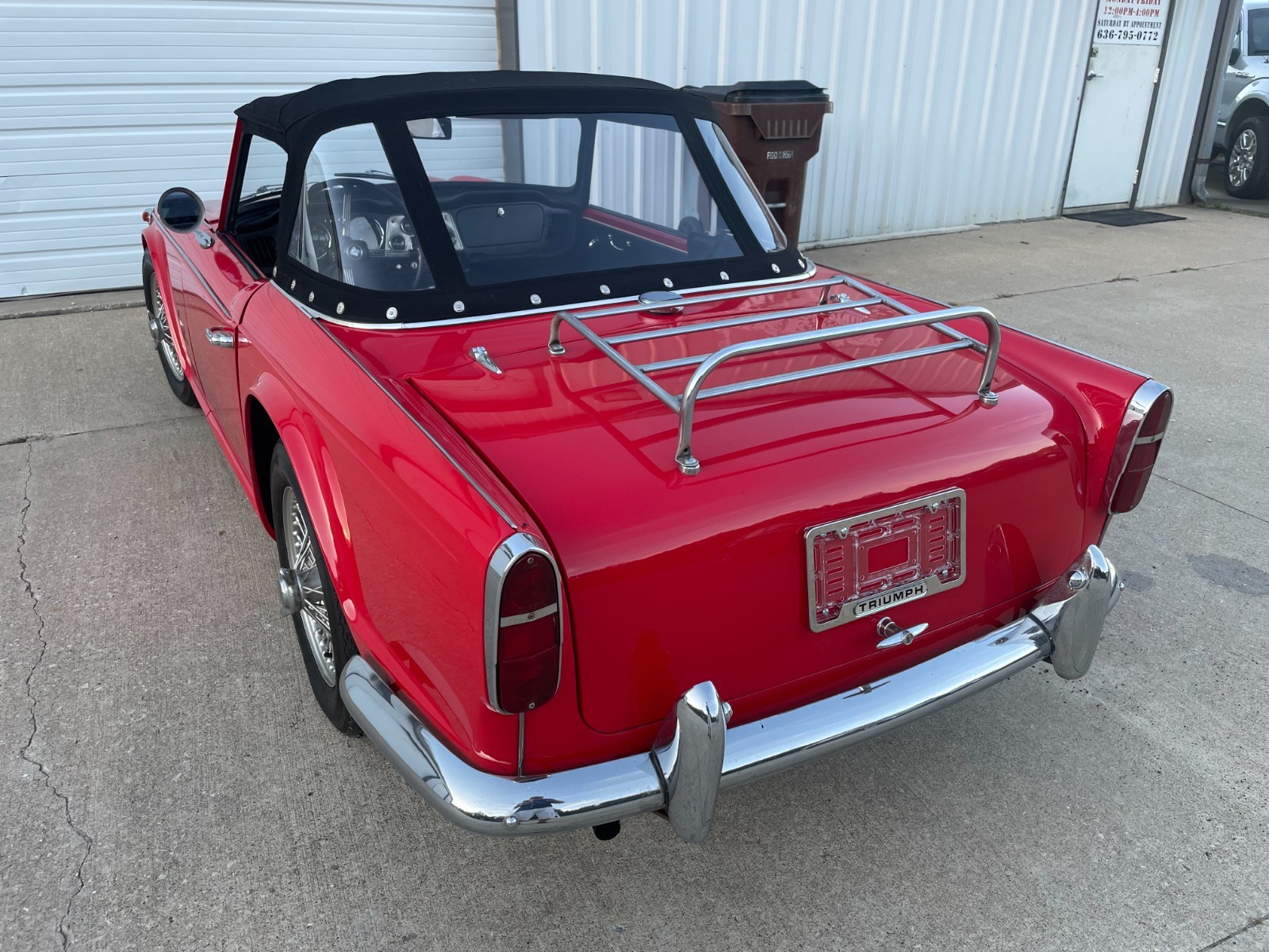 Triumph-TR4-1968-Convertible-12
