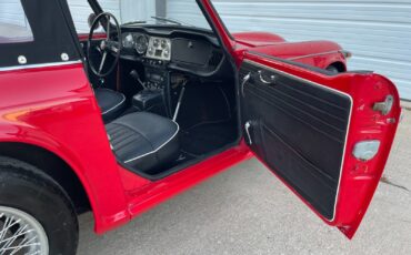 Triumph-TR4-1968-Convertible-14