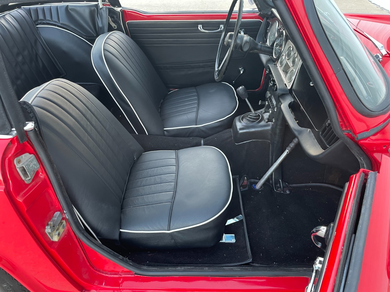 Triumph-TR4-1968-Convertible-19