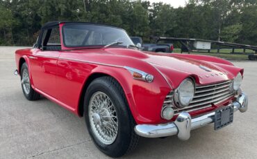 Triumph-TR4-1968-Convertible-2