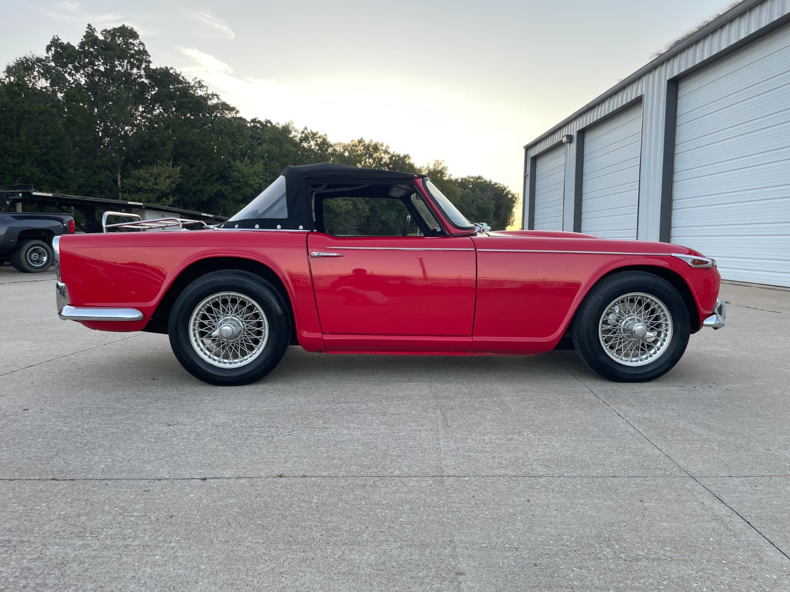 Triumph-TR4-1968-Convertible-3