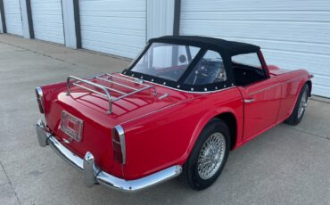 Triumph-TR4-1968-Convertible-4