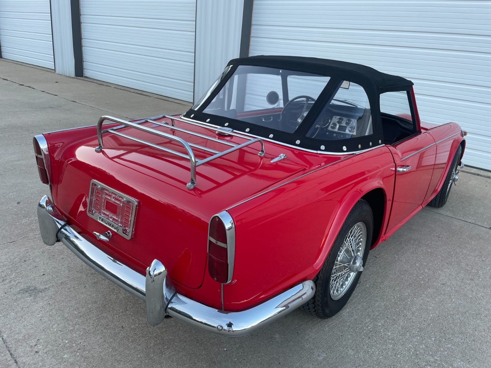 Triumph-TR4-1968-Convertible-5