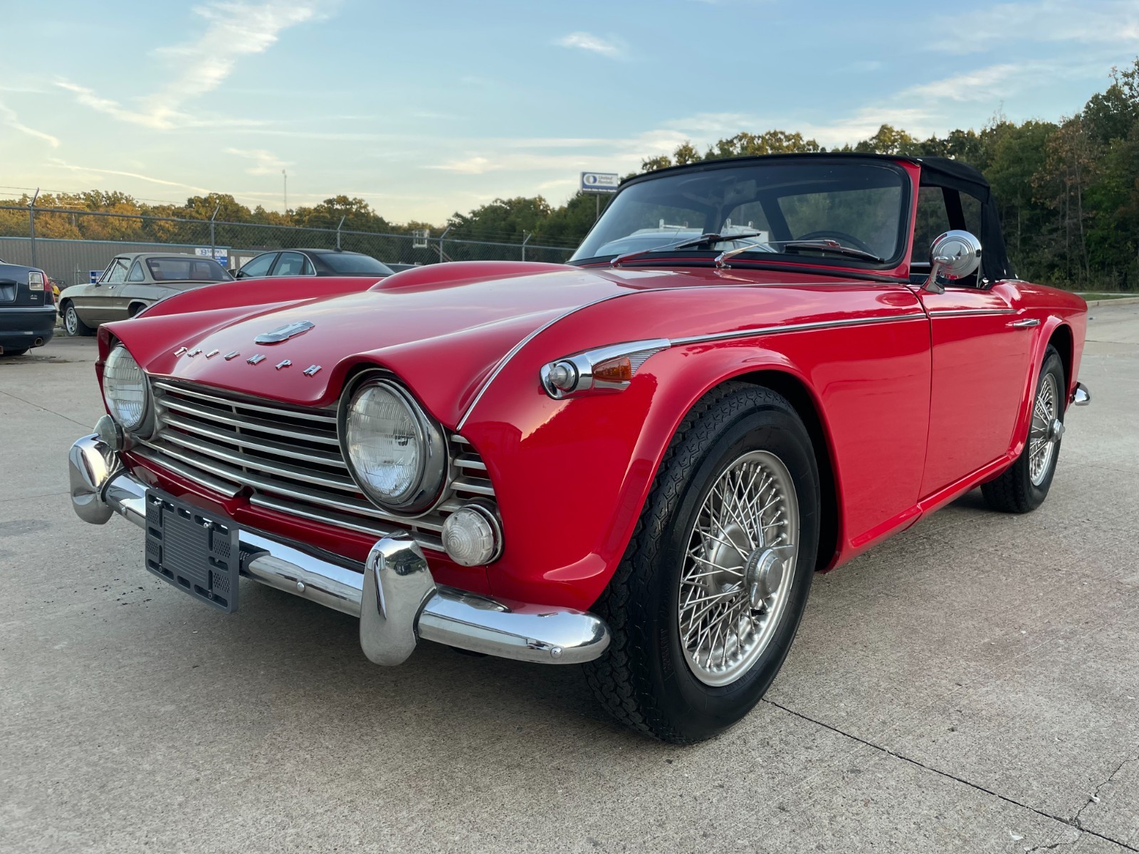 Triumph-TR4-1968-Convertible