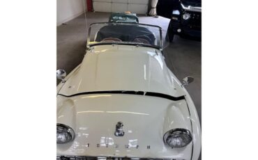 Triumph-Tr3b-1962-White-Red-6