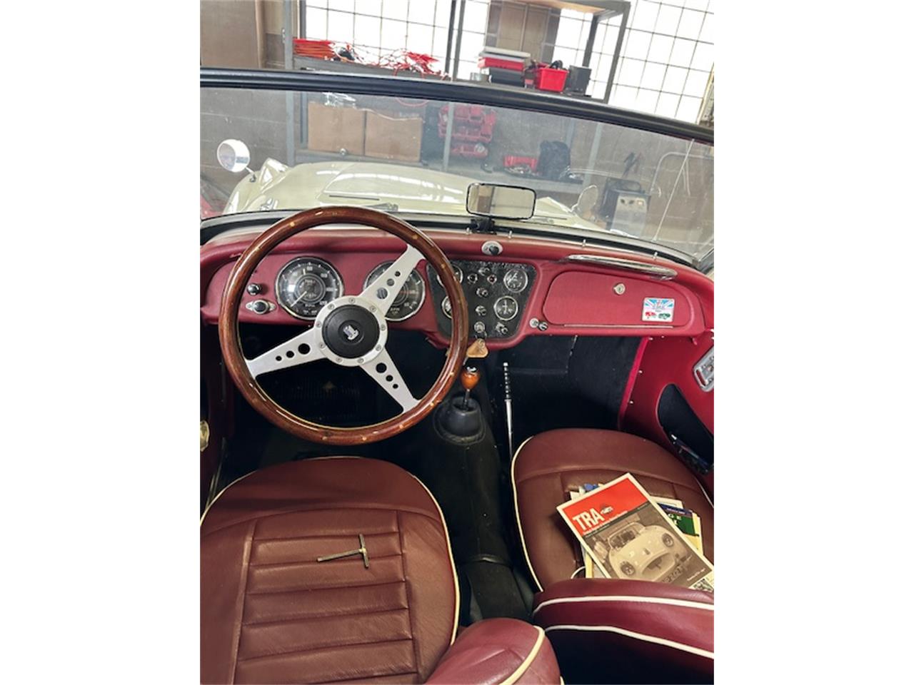 Triumph-Tr3b-1962-White-Red-9