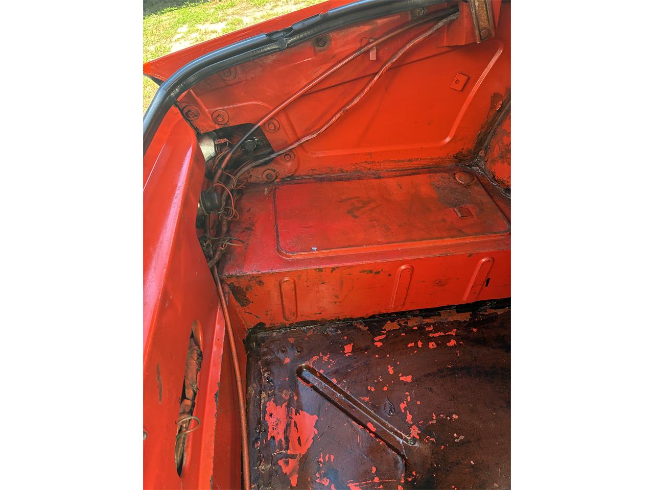 Triumph-Tr6-1972-Pimento-Red-Tan-10