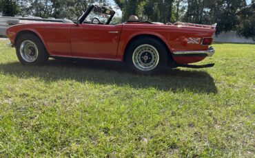 Triumph-Tr6-1972-Pimento-Red-Tan-11