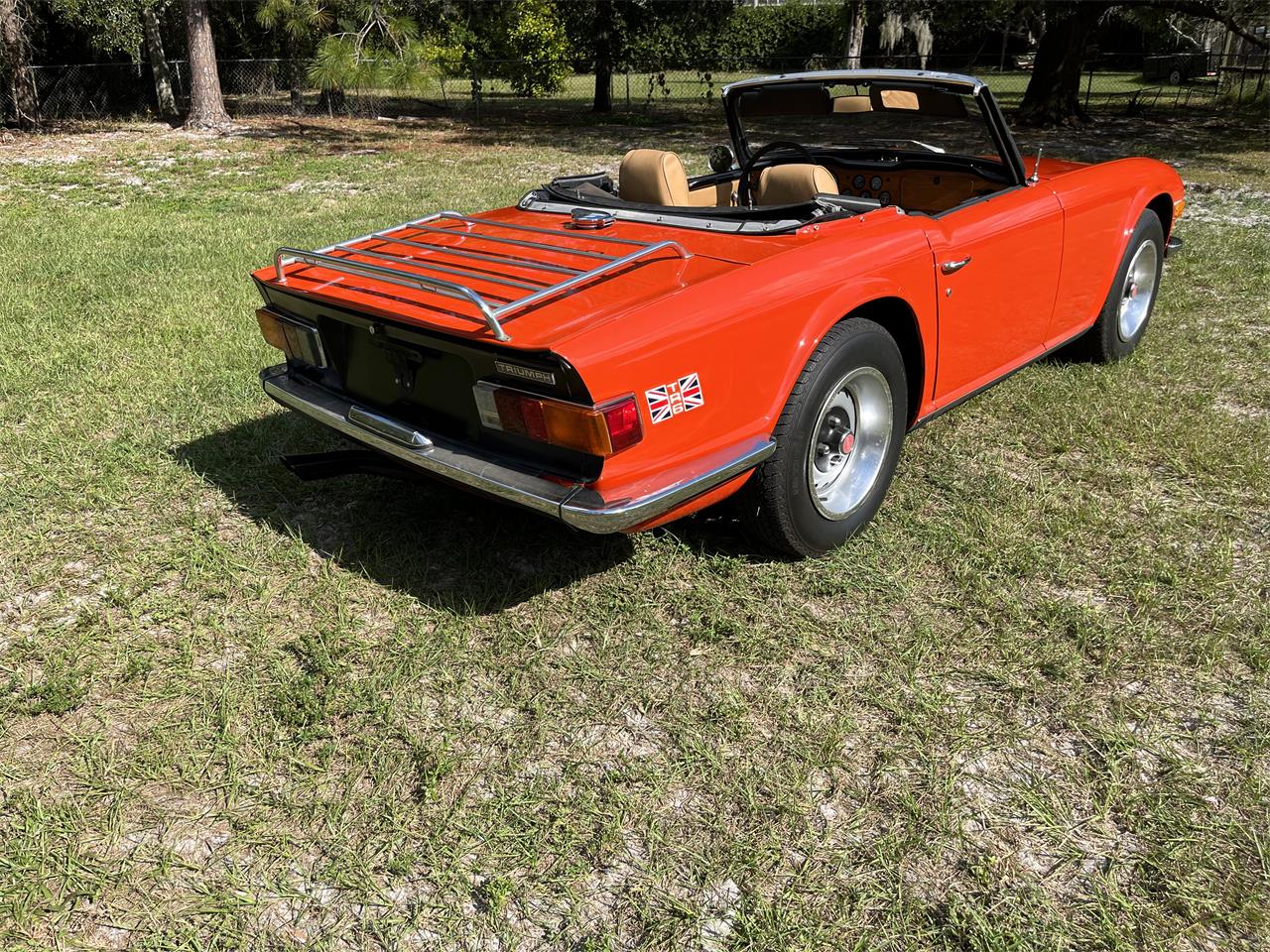 Triumph-Tr6-1972-Pimento-Red-Tan-13