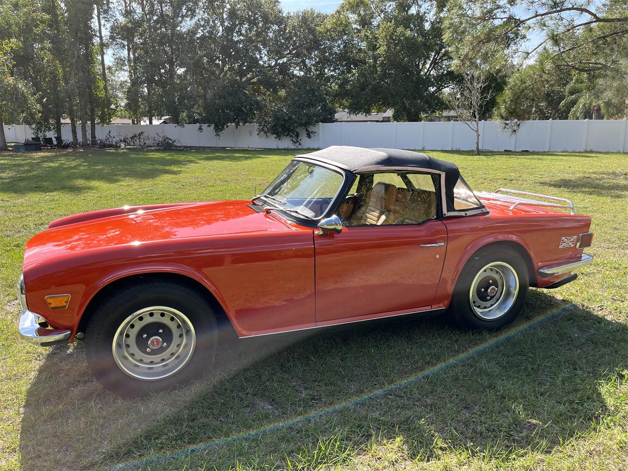 Triumph-Tr6-1972-Pimento-Red-Tan-14