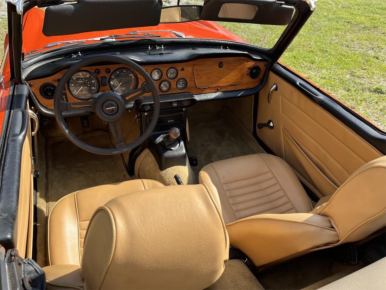 Triumph-Tr6-1972-Pimento-Red-Tan-16