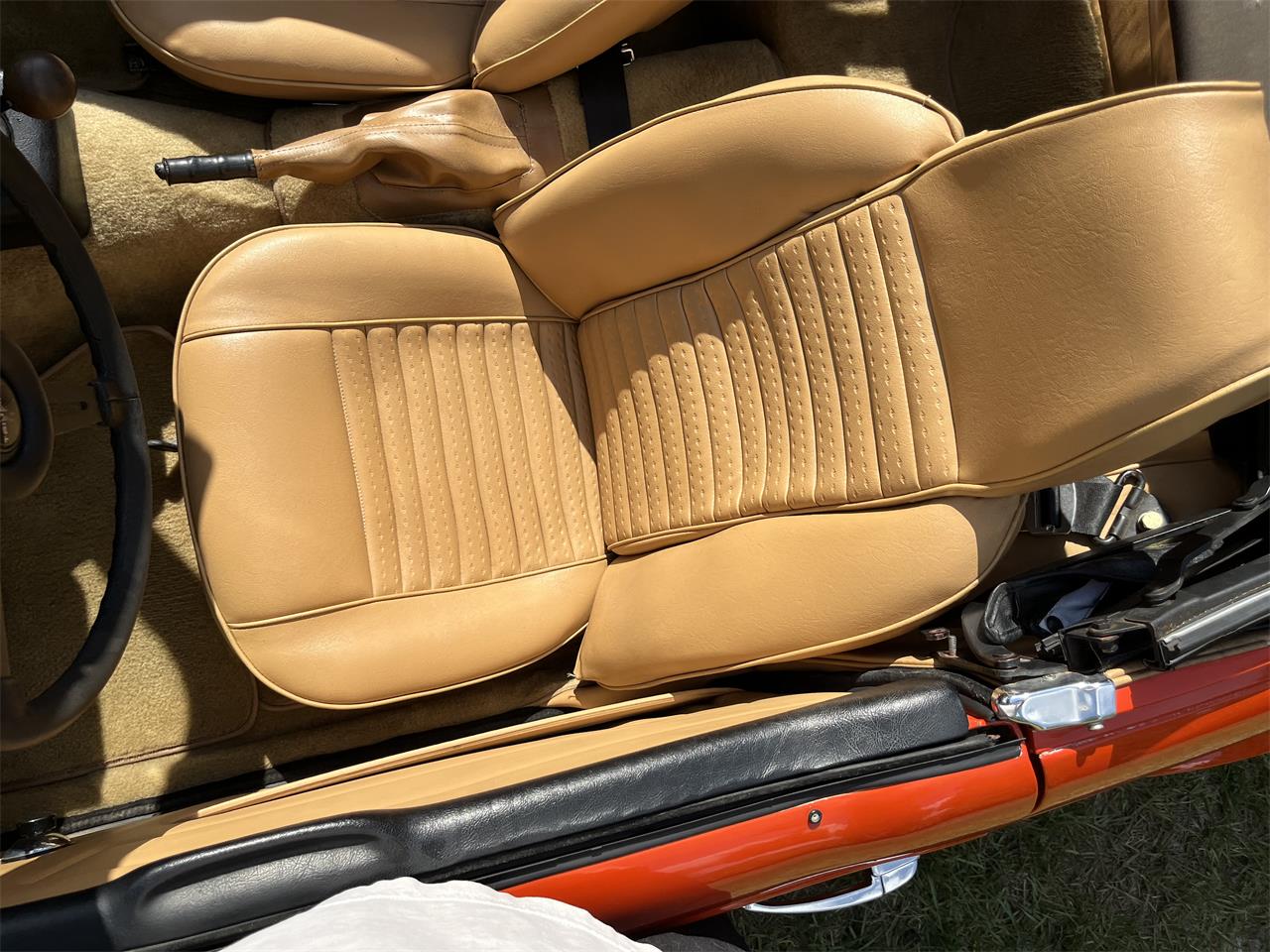 Triumph-Tr6-1972-Pimento-Red-Tan-18