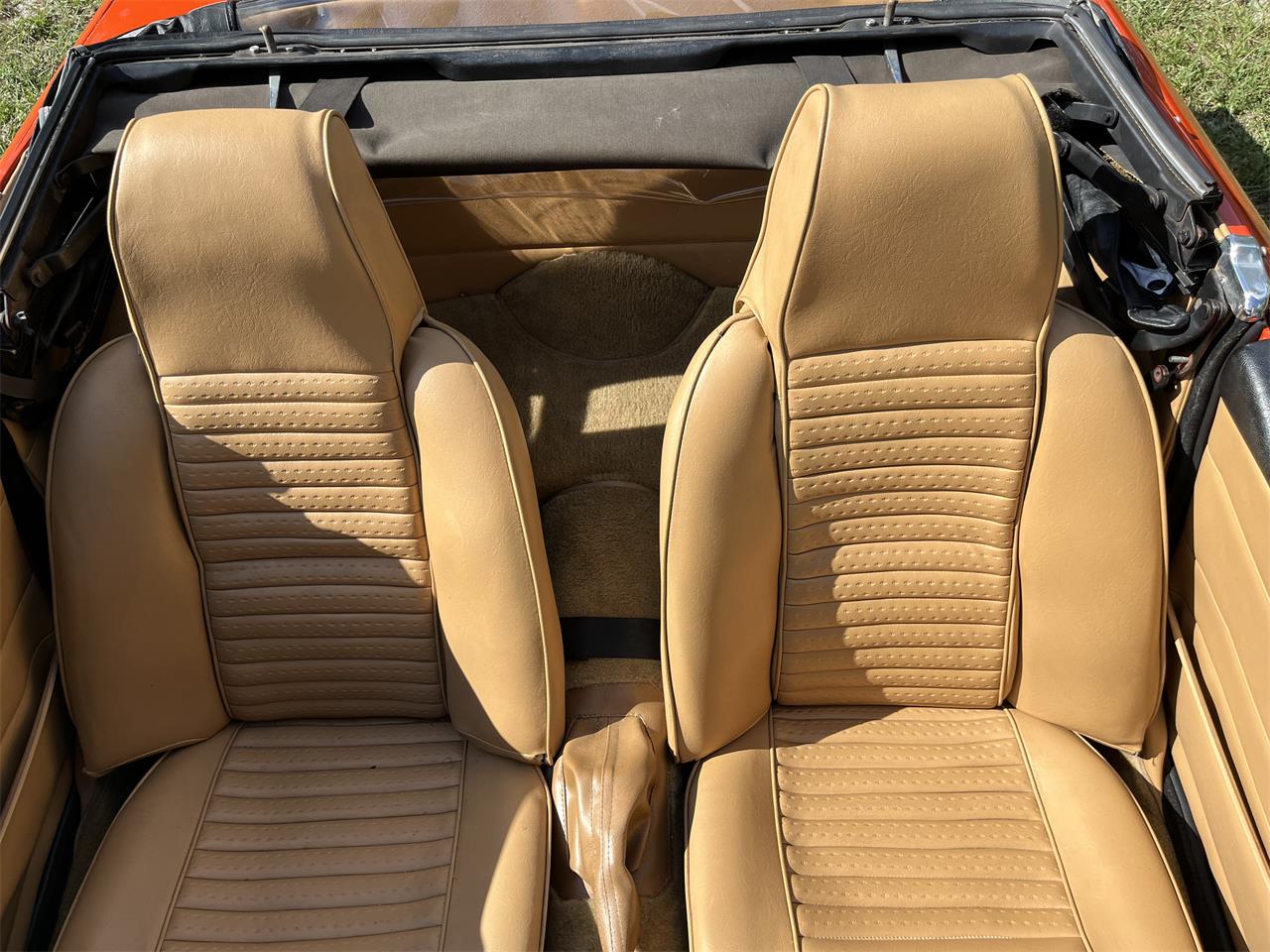 Triumph-Tr6-1972-Pimento-Red-Tan-19
