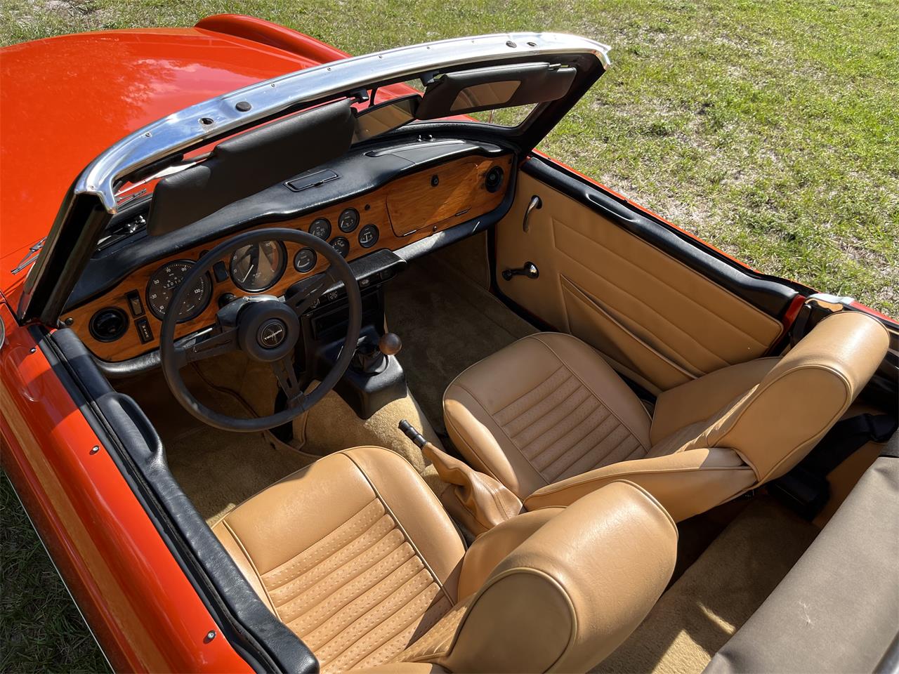 Triumph-Tr6-1972-Pimento-Red-Tan-20