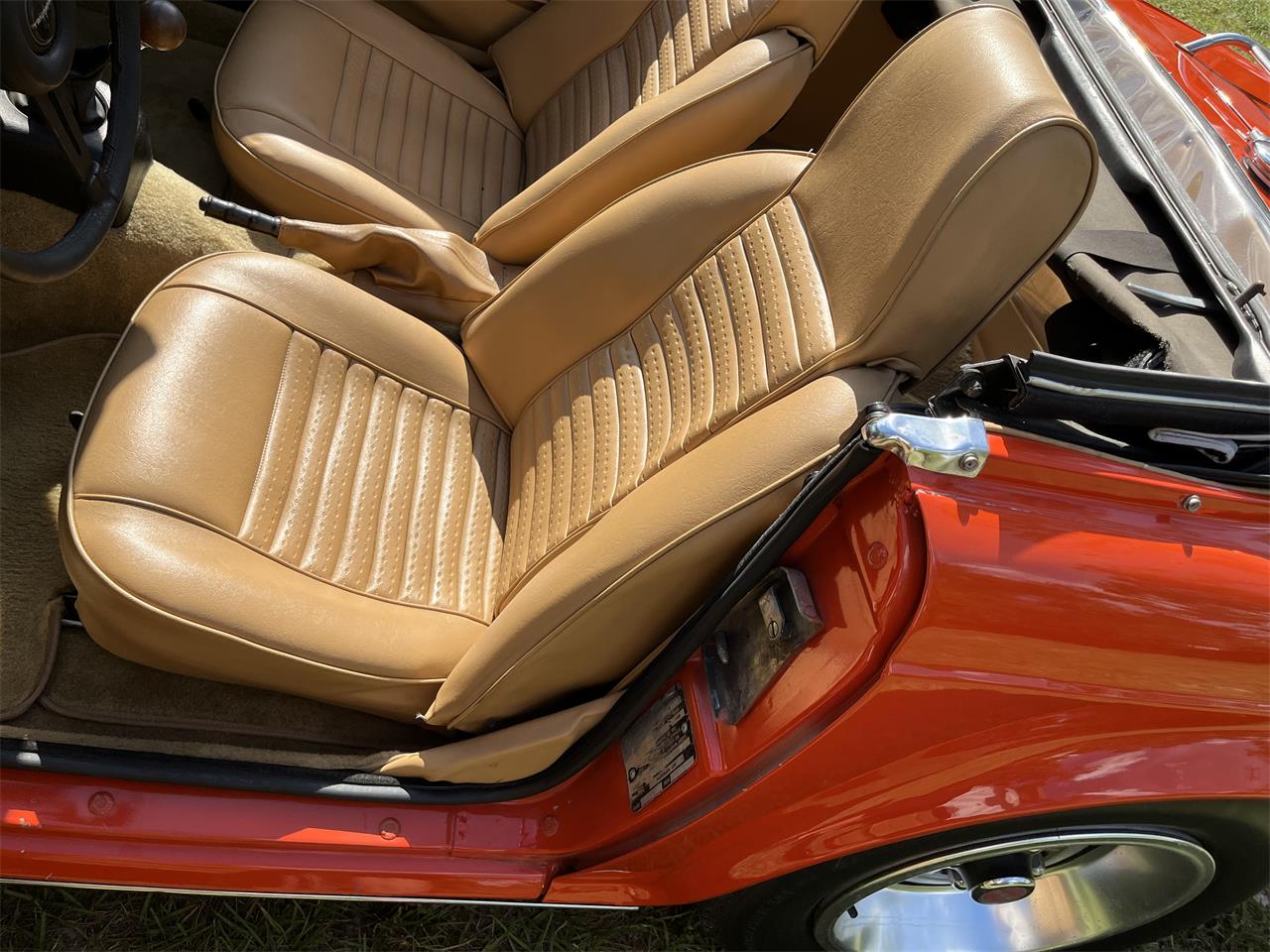 Triumph-Tr6-1972-Pimento-Red-Tan-27