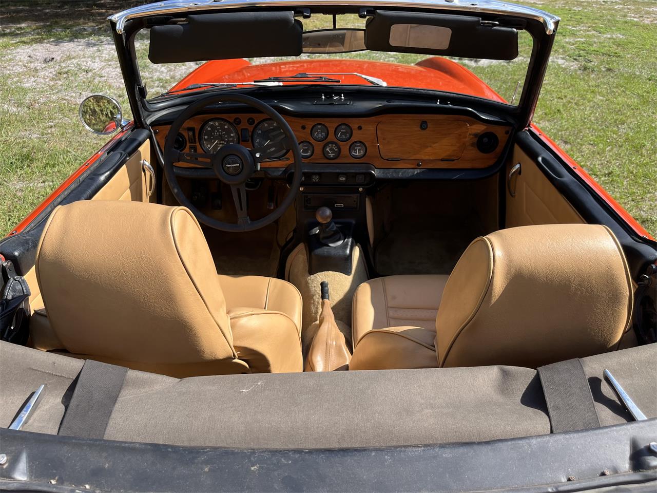 Triumph-Tr6-1972-Pimento-Red-Tan-28