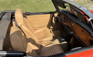 Triumph-Tr6-1972-Pimento-Red-Tan-30