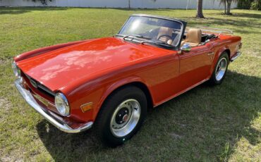 Triumph-Tr6-1972-Pimento-Red-Tan