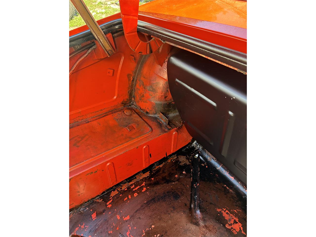 Triumph-Tr6-1972-Pimento-Red-Tan-47