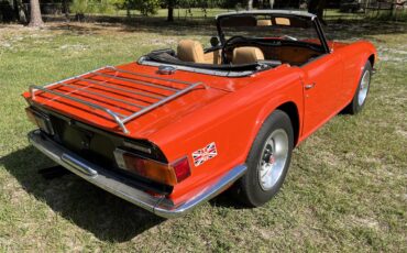 Triumph-Tr6-1972-Pimento-Red-Tan-8
