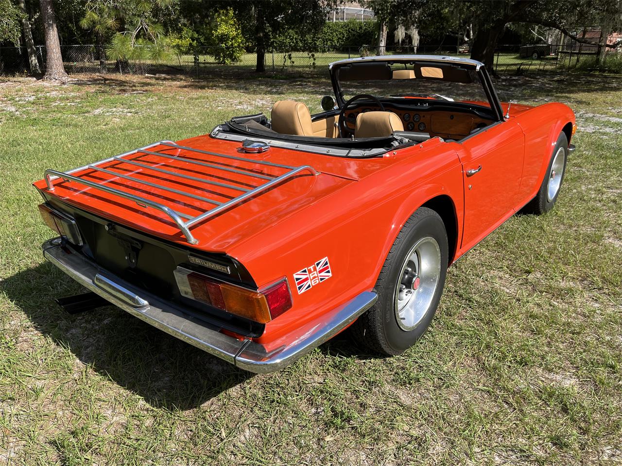 Triumph-Tr6-1972-Pimento-Red-Tan-8