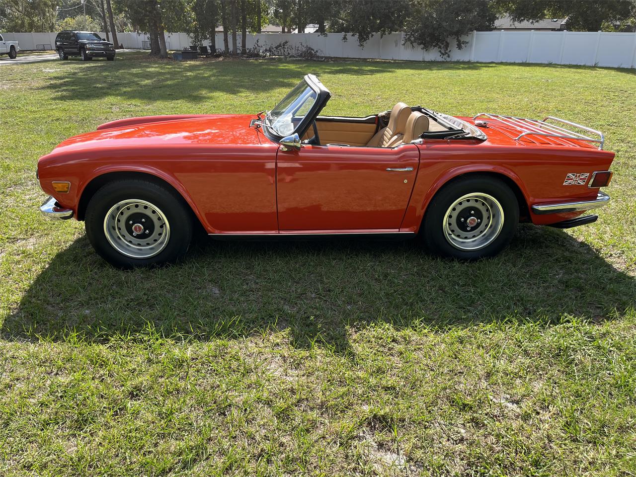 Triumph-Tr6-1972-Pimento-Red-Tan-9