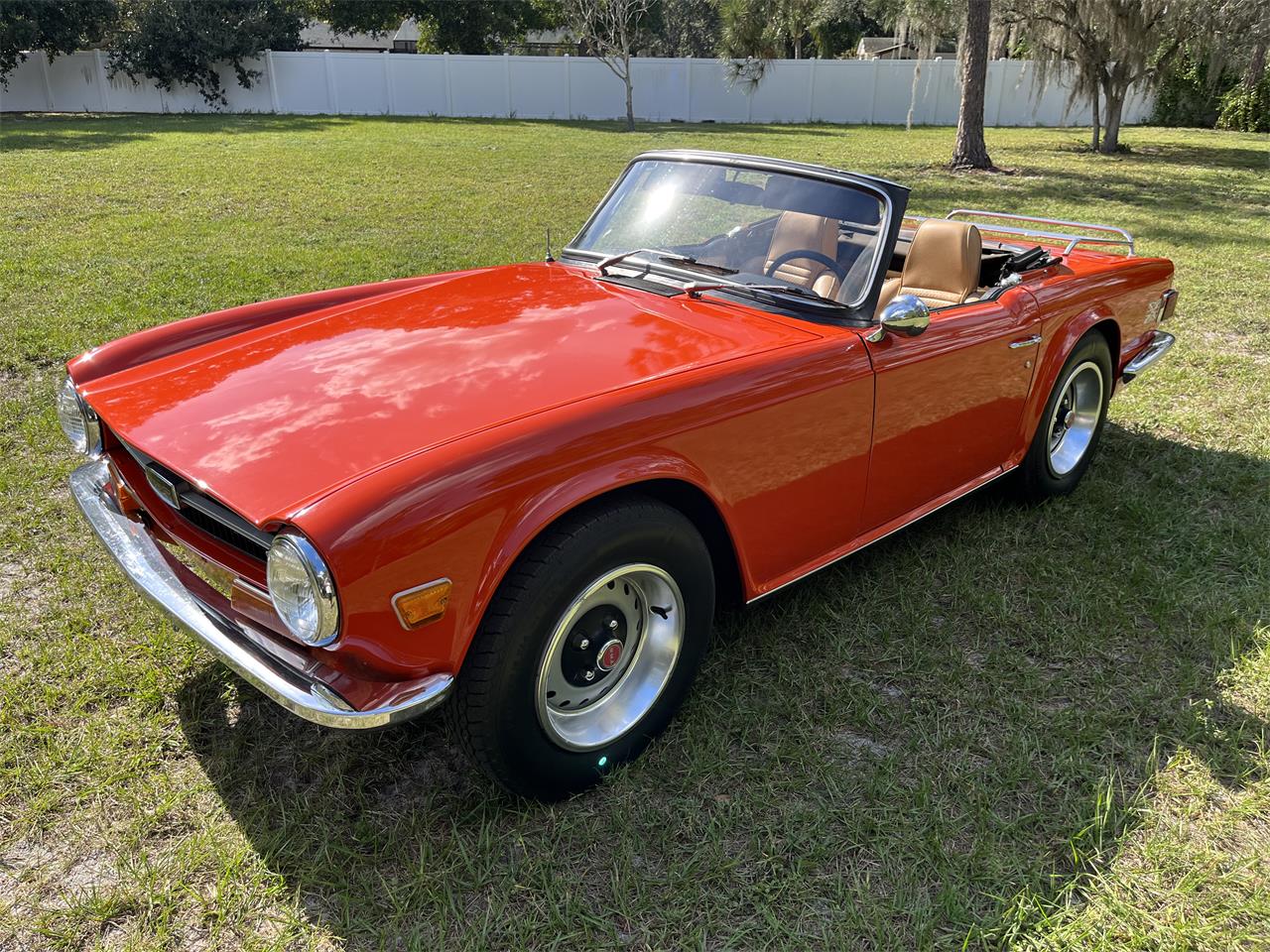 Triumph-Tr6-1972-Pimento-Red-Tan