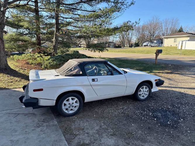Triumph-Tr7-1979-8
