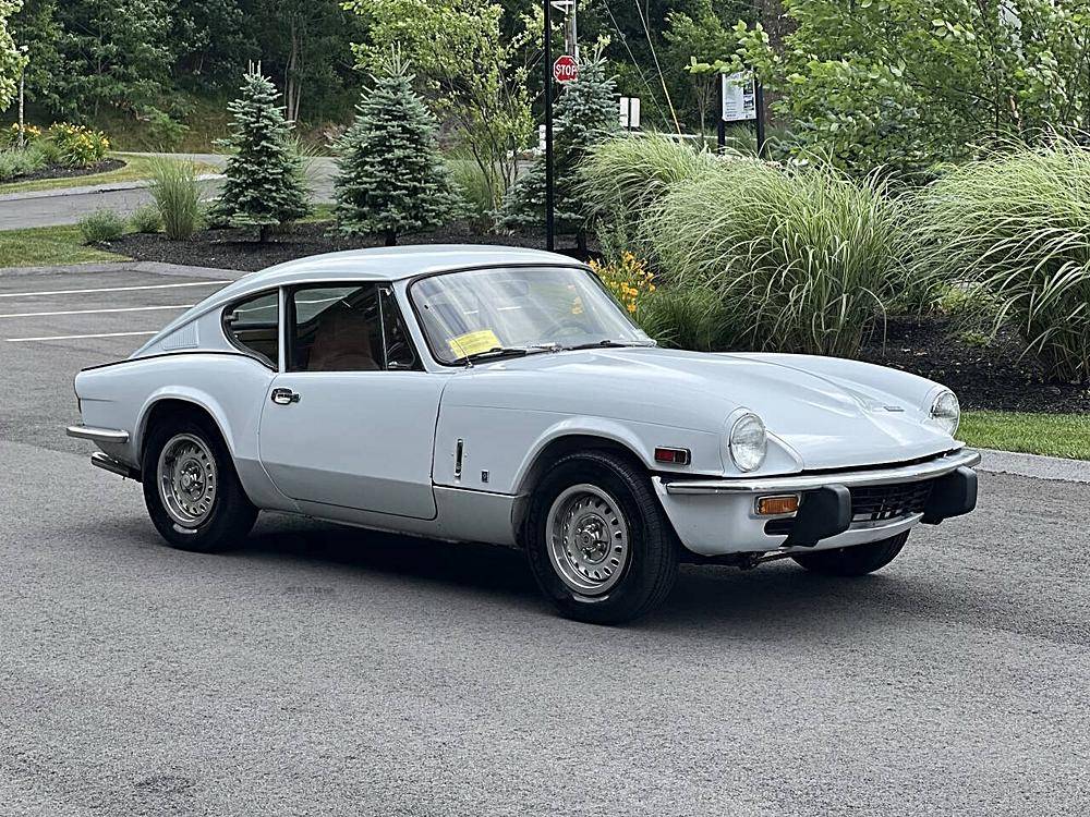 Triumph-gt6-mkiii-1971-white-13