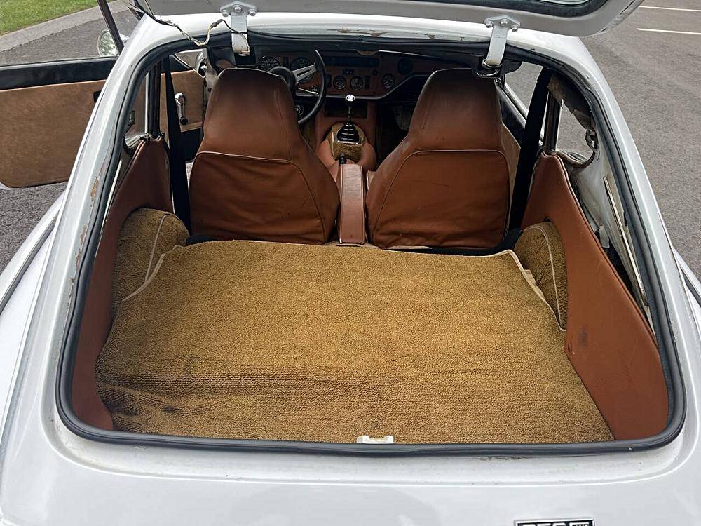 Triumph-gt6-mkiii-1971-white-21