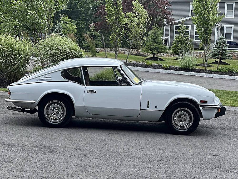 Triumph-gt6-mkiii-1971-white-23