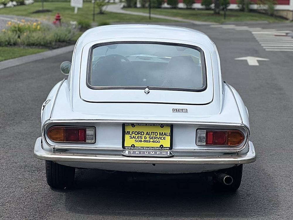 Triumph-gt6-mkiii-1971-white-8