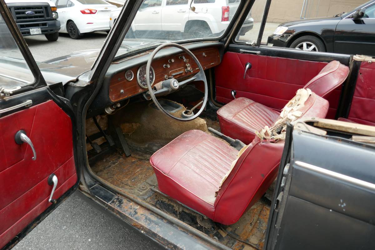Triumph-herald-1963-black-12