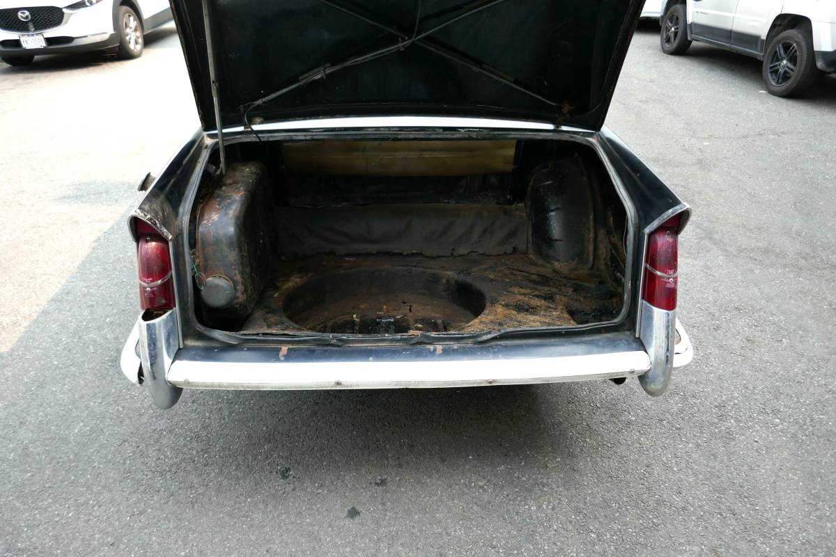 Triumph-herald-1963-black-19