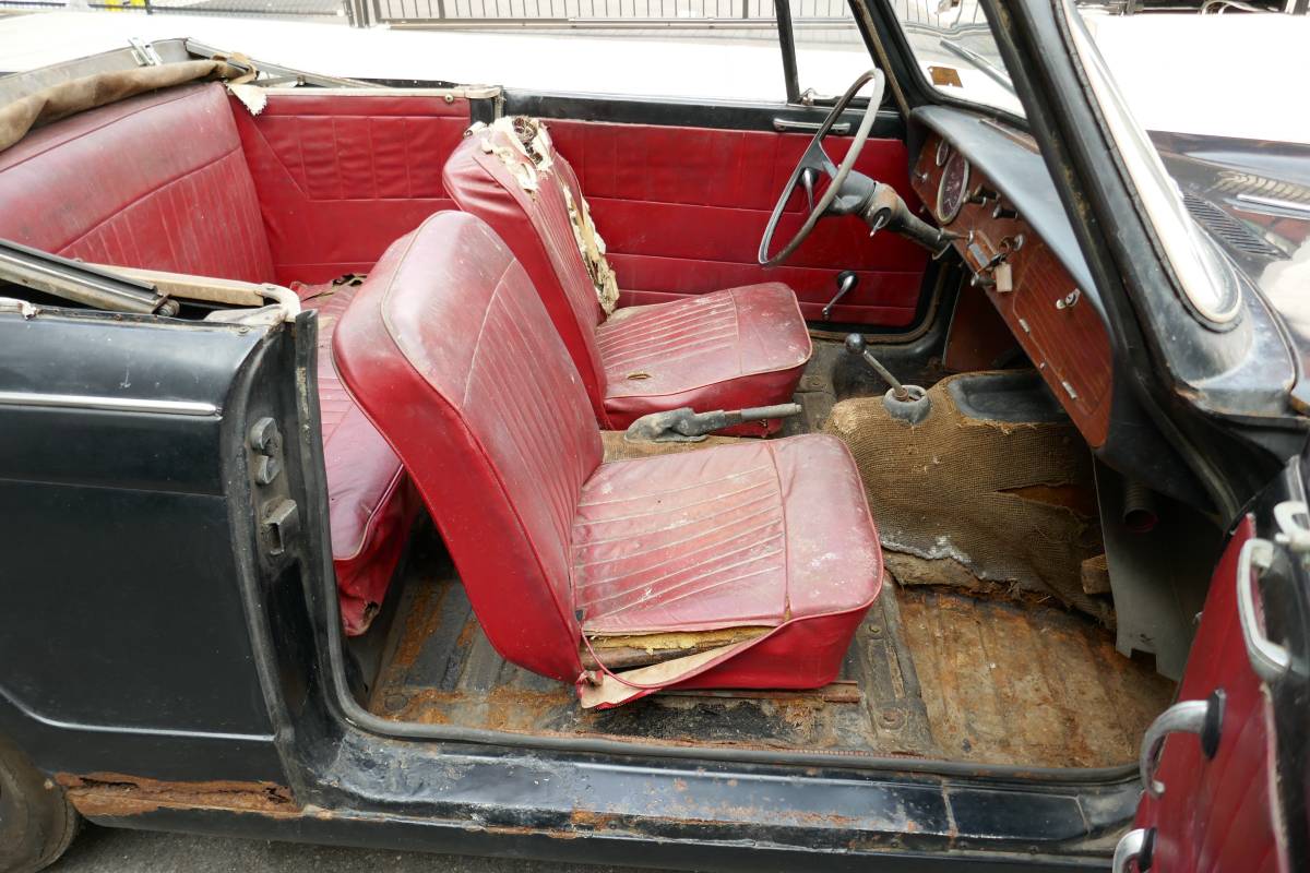 Triumph-herald-1963-black-4