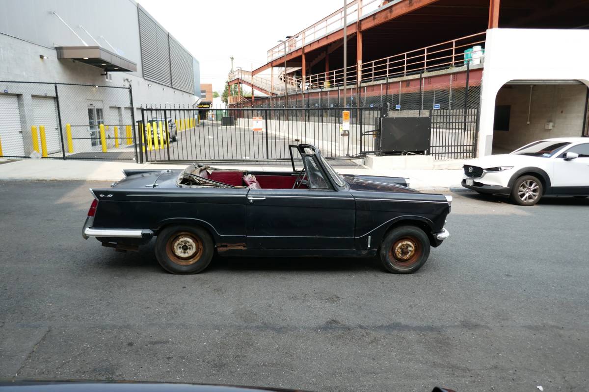Triumph-herald-1963-black-9