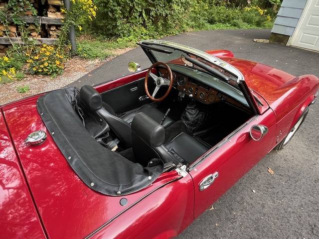 Triumph-spitfire-1500-1973-red-2