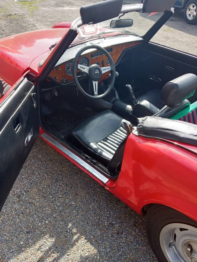 Triumph-spitfire-1500-1976-red-3