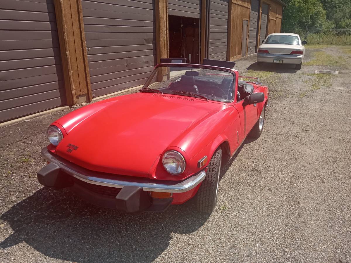 Triumph-spitfire-1500-1976-red-5