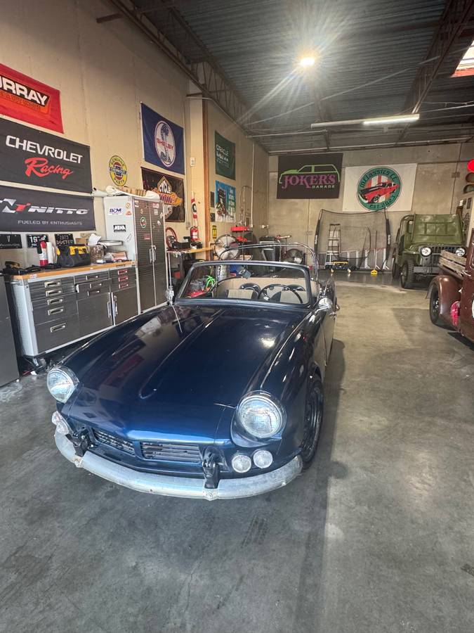 Triumph-spitfire-1965-blue-1