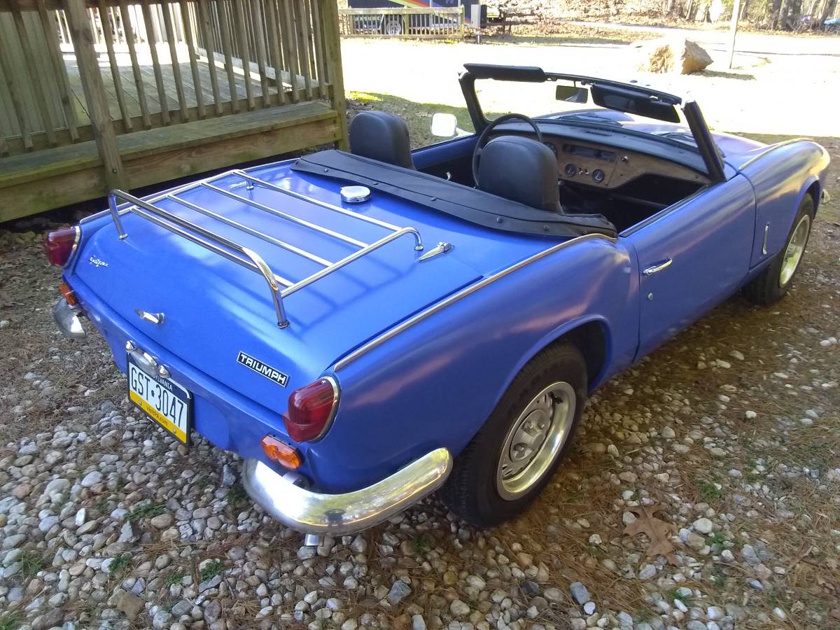 Triumph-spitfire-1970-blue-1