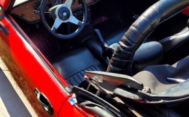 Triumph-spitfire-1976-red-3