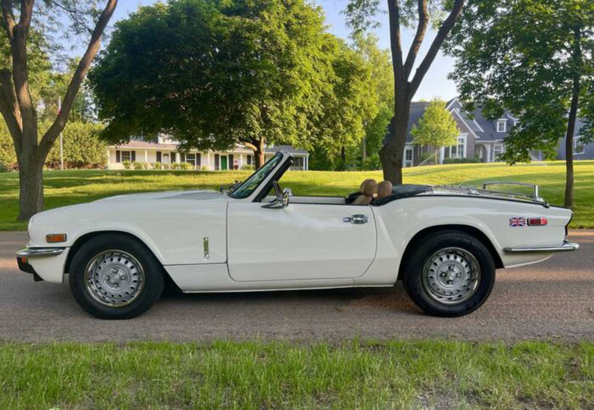 Triumph-spitfire-1976-white-1