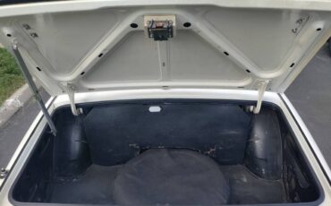 Triumph-spitfire-1976-white-20