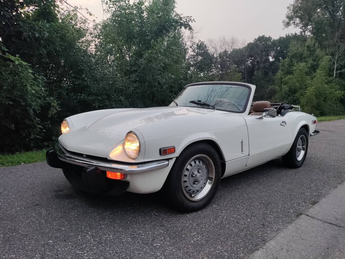 Triumph-spitfire-1976-white-3