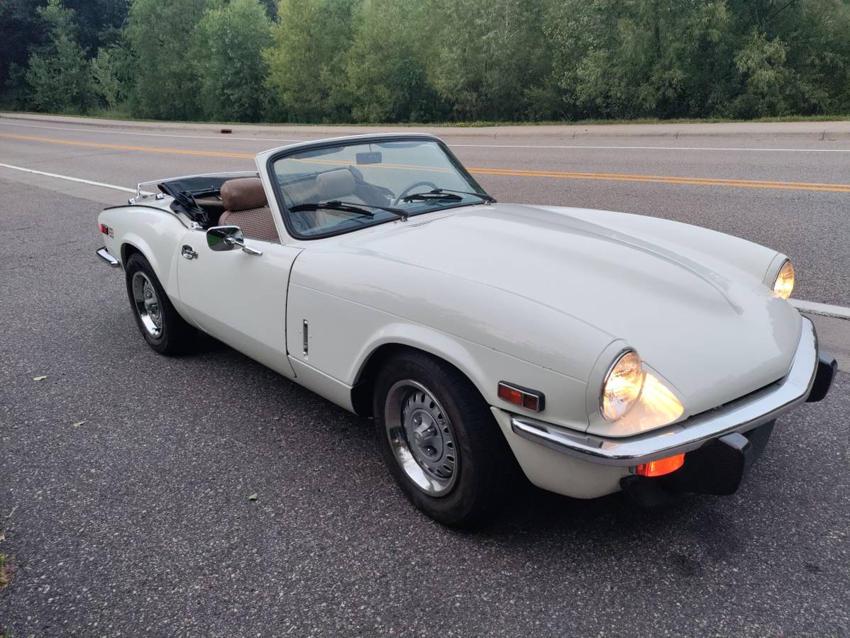 Triumph-spitfire-1976-white-4